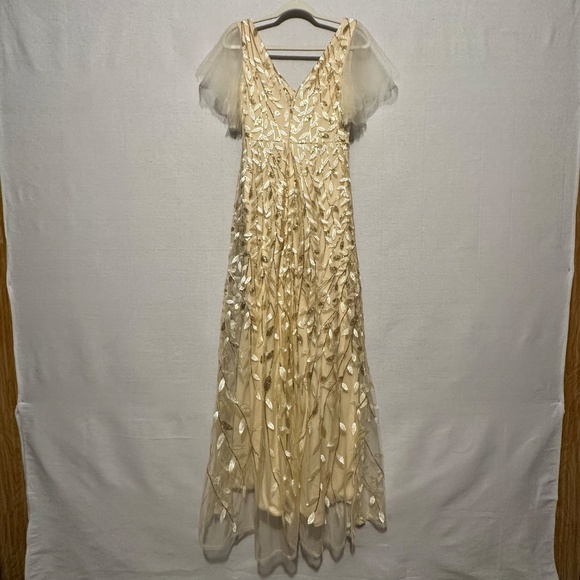Gold Leaf Sequin Flutter Sleeve Gown - size 6 - Picture 3 of 7